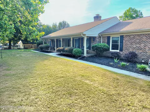 4111 Scottsdale Dr SW, Shallotte, NC 28470