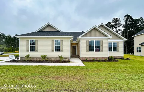 832 Hidden Bridge Dr, Jacksonville, NC 28546