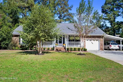 305 Pioneer Ct, Wilmington, NC 28411