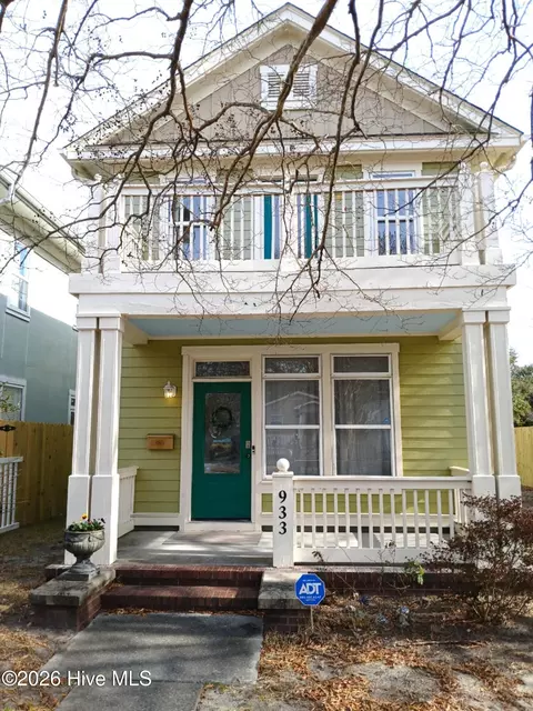 933 S 8th St, Wilmington, NC 28401
