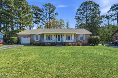 312 King Richard Ct, Jacksonville, NC 28546