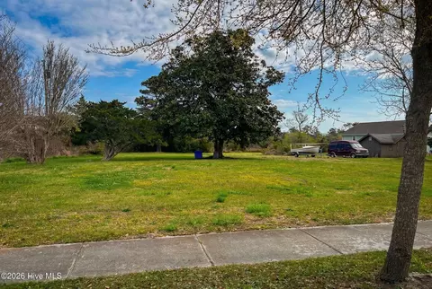 707 Mulberry St, Beaufort, NC 28516