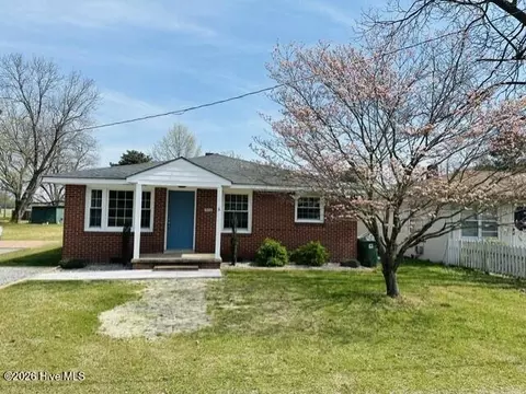 302 NE Railroad St, Pikeville, NC 27863