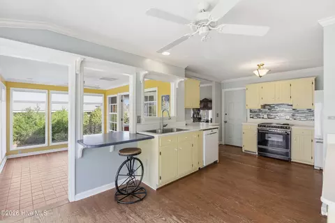 Kitchen - 317 S Belvedere Dr, Hampstead, NC 28443 photo 2 of 3