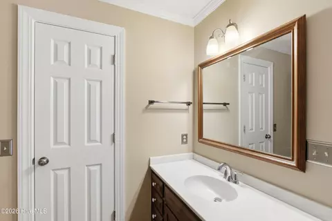 Bath - 317 S Belvedere Dr, Hampstead, NC 28443 photo 3 of 4