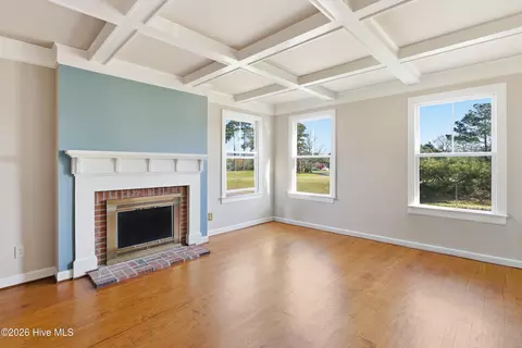 Living - 317 S Belvedere Dr, Hampstead, NC 28443 photo 2 of 3