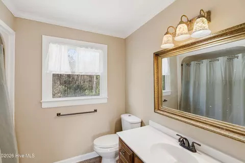 Bath - 317 S Belvedere Dr, Hampstead, NC 28443 photo 4 of 4