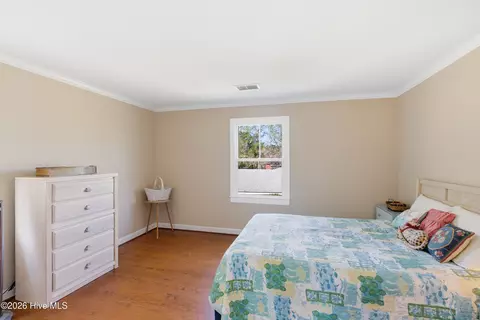 Bedroom - 317 S Belvedere Dr, Hampstead, NC 28443 photo 4 of 4