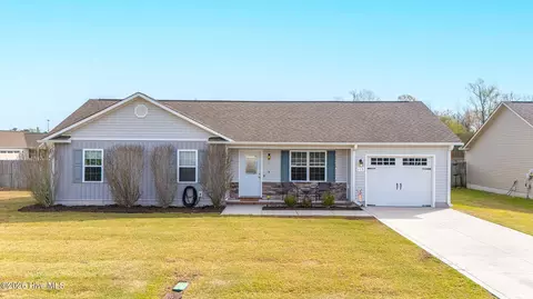 115 Heavens Gate Dr, Jacksonville, NC 28546