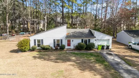 1114 Plymouth Dr, New Bern, NC 28562
