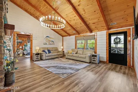 Living - 317 Kemper Rd, Hampstead, NC 28443 photo 1 of 2