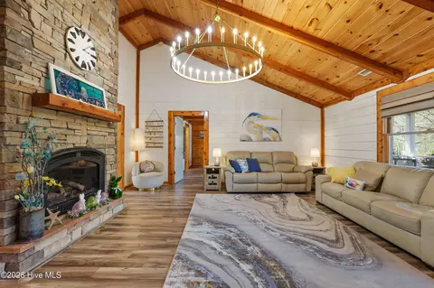 Living - 317 Kemper Rd, Hampstead, NC 28443 photo 2 of 2