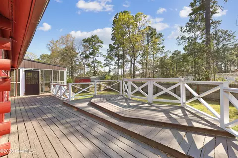 Exterior - 317 Kemper Rd, Hampstead, NC 28443 photo 7 of 16