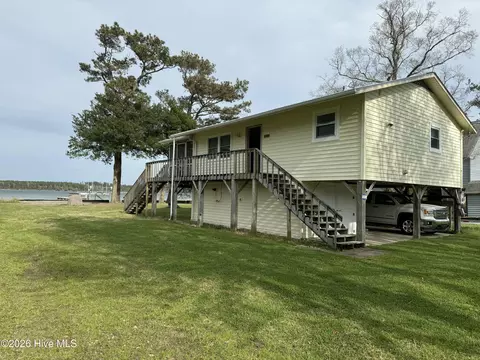 197 S River Dr, Beaufort, NC 28516