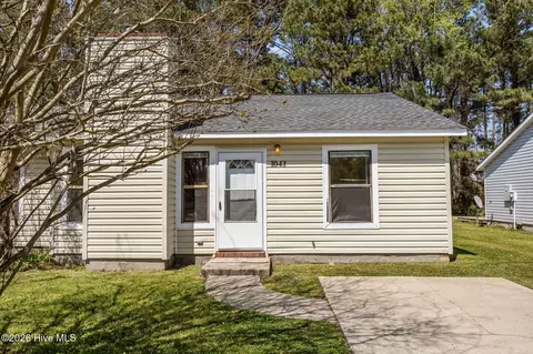 1043 Spring Villa Dr, Jacksonville, NC 28540