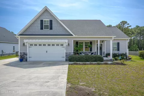 102 Percy Padgett Ct, Holly Ridge, NC 28445