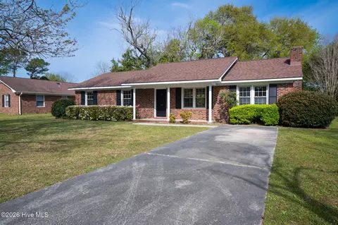 5229 Lord Tennyson Rd, Wilmington, NC 28405