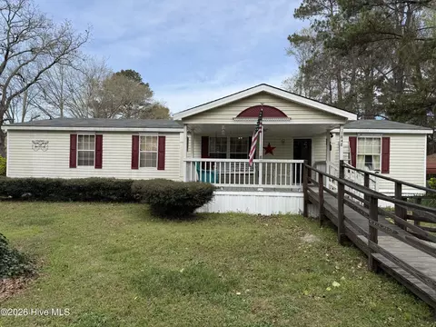 1848 Pleasant Grove Church Rd, Bladenboro, NC 28320
