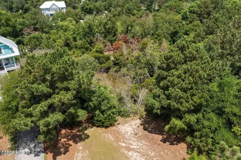 302 Governor Safford Ln, Emerald Isle, NC 28594