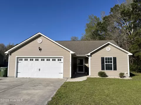 135 Chadwick Acres Rd, Sneads Ferry, NC 28460