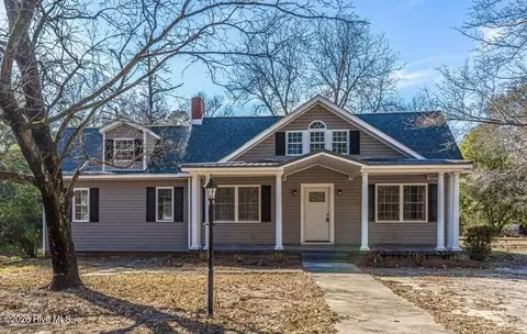 817 Aberdeen Rd, Laurinburg, NC 28352