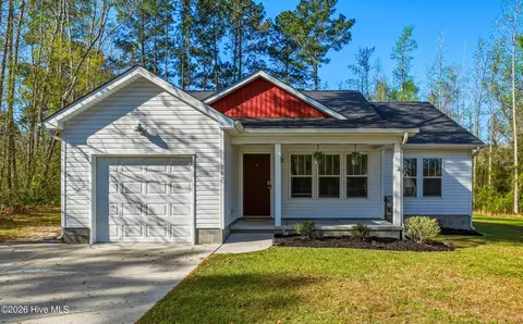 107 Milam Ct, Burgaw, NC 28425