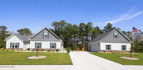 202 Knightheads Dr, Swansboro, NC 28584