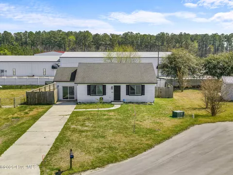 109 Milestone Ct, Jacksonville, NC 28546