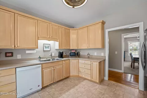 Kitchen - 8 Hialeah Pl, Pinehurst, NC 28374 photo 5 of 5