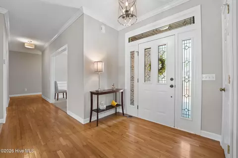 Entry Way - 8 Hialeah Pl, Pinehurst, NC 28374 photo 2 of 4