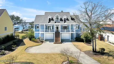9004 Saint Stephens Pl, Wilmington, NC 28412