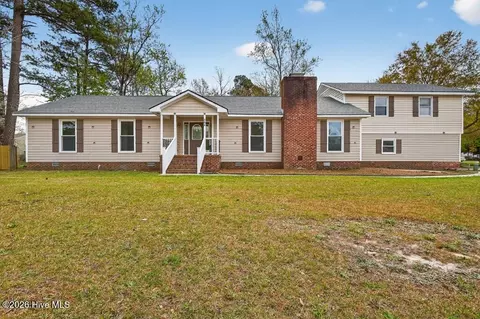 204 Sweetbriar Ln, Havelock, NC 28532