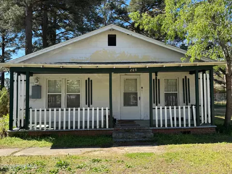 225 Jackson St, Rocky Mount, NC 27803