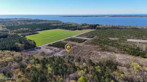 1 Boat Ramp Rd, Hertford, NC 27944