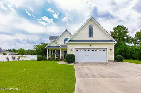 106 Gracelyn Ln, Newport, NC 28570