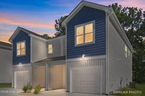207 Holly Sands Loop, Holly Ridge, NC 28445