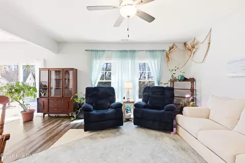 Living - 206 Baker Rd, Hubert, NC 28539 photo 3 of 3