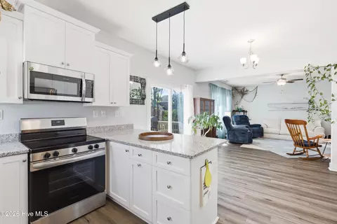 Kitchen - 206 Baker Rd, Hubert, NC 28539 photo 6 of 7