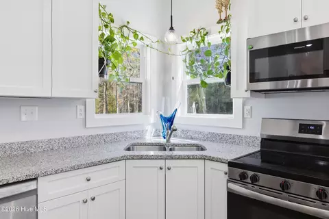 Kitchen - 206 Baker Rd, Hubert, NC 28539 photo 3 of 7