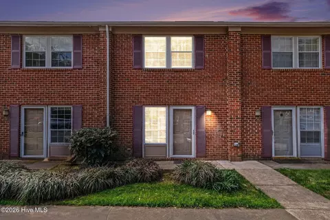 141 Coleridge Ct, Carrboro, NC 27510
