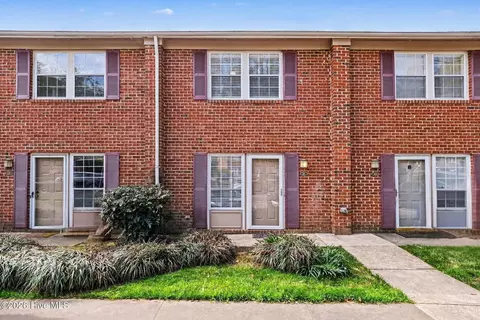 141 Coleridge Ct, Carrboro, NC 27510