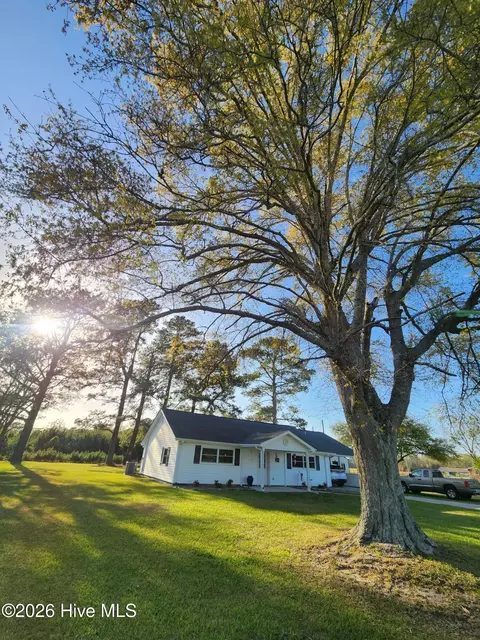 2523 Belgrade Swansboro Rd, Maysville, NC 28555
