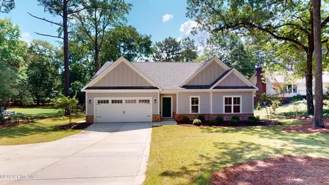165 Devonshire Ave W, West End, NC 27376