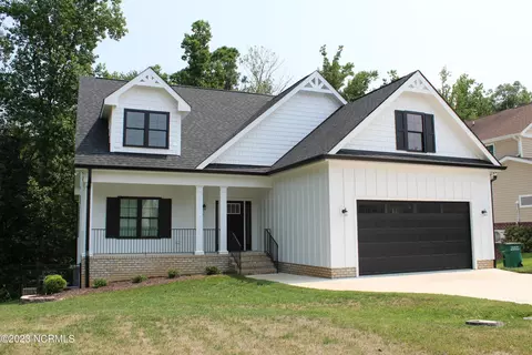 882 Live Oak Ln, Nashville, NC 27856