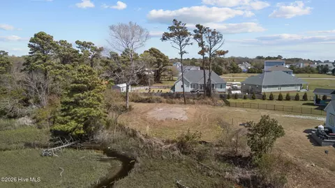 662 Fishermans Pt, Newport, NC 28570