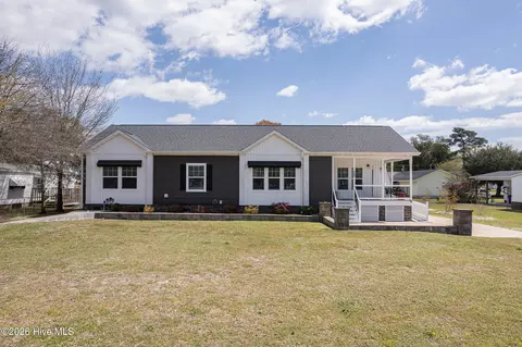 125 Lejeune Rd, Cape Carteret, NC 28584