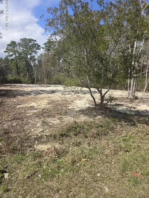 493 Edgewood Rd, Southport, NC 28461