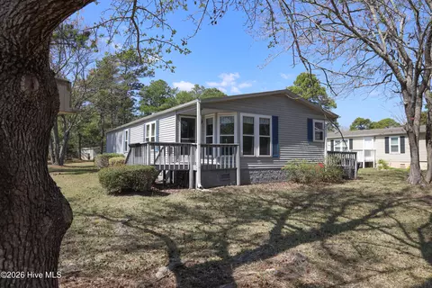 719 Nautical Ct, Hampstead, NC 28443 photo 2