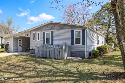 719 Nautical Ct, Hampstead, NC 28443