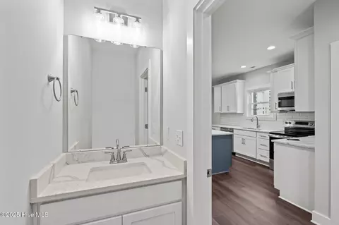 Entry Way - 1374 Salter Path Rd #B, Salter Path, NC 28575 photo 1 of 1